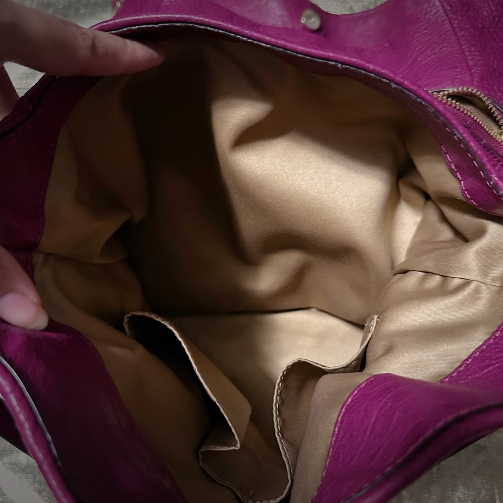 Vintage Coach Pink Hobo Bag with Luxurious Leather and Relaxed Design - Picture 14 of 16